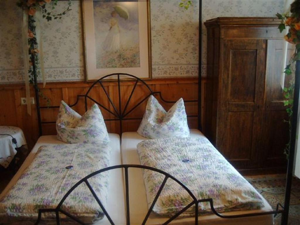 Alte Schreinerei-Auberge Harlekin Randegg Szoba fotó